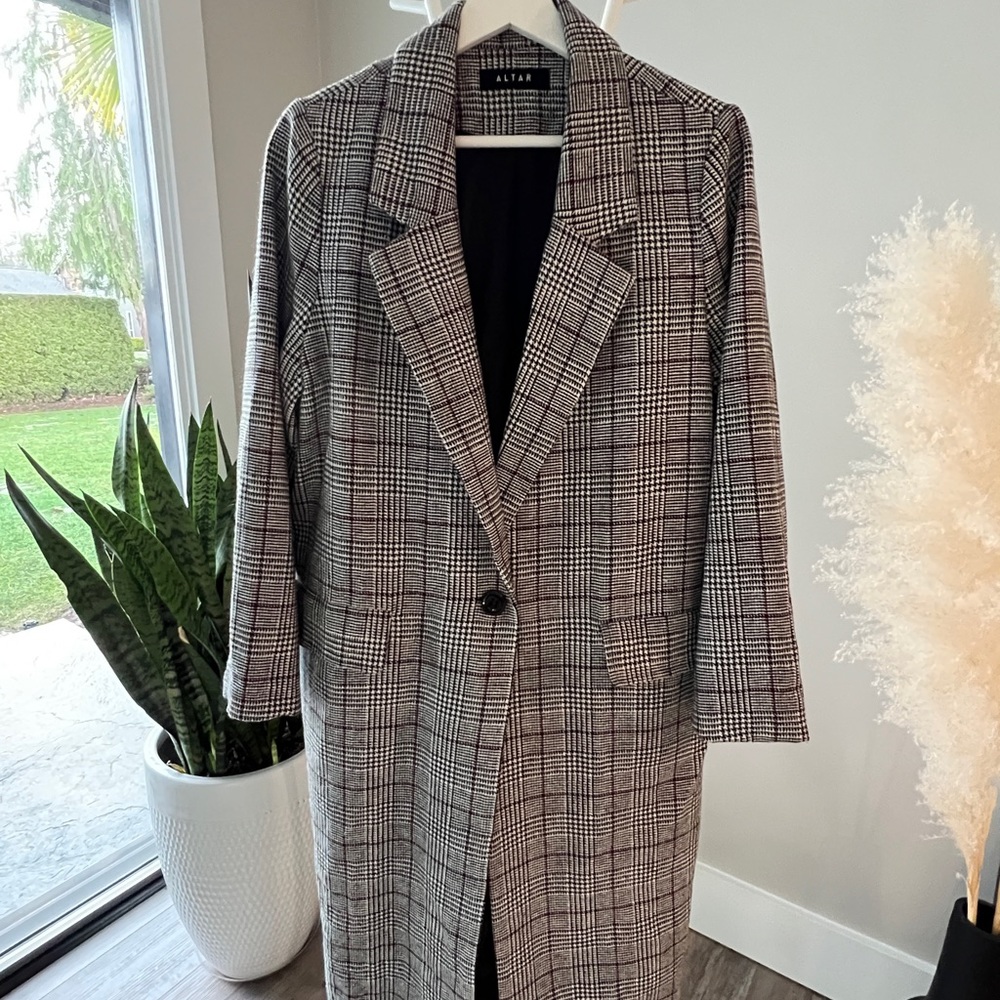 Perfect spring or fall jacket. NWOT. Only tried on.